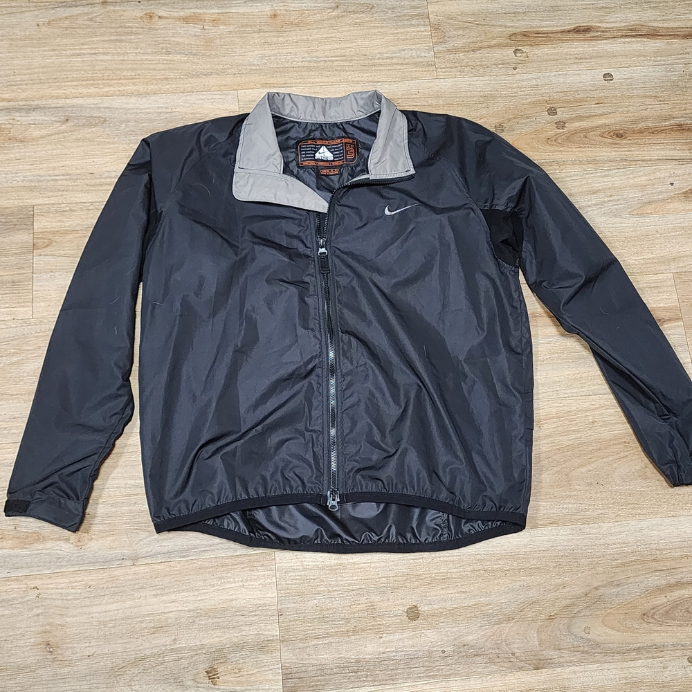 Nike Men's Black and Gray Windbreaker